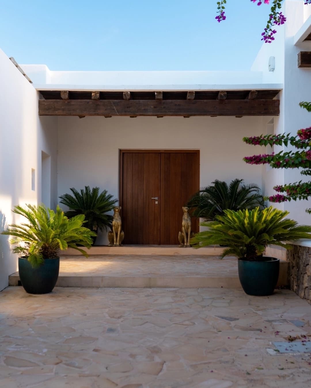 VILLA & RETREATS 12