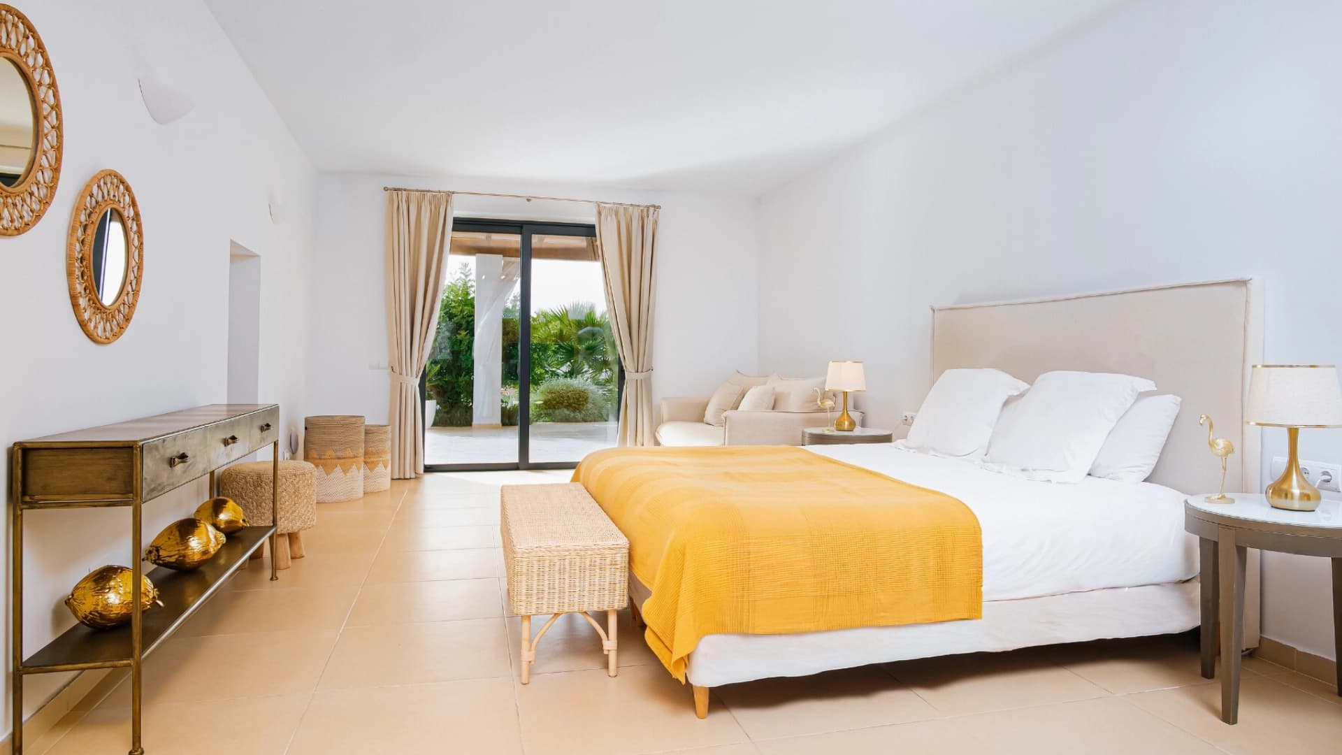 VILLA & RETREATS 17