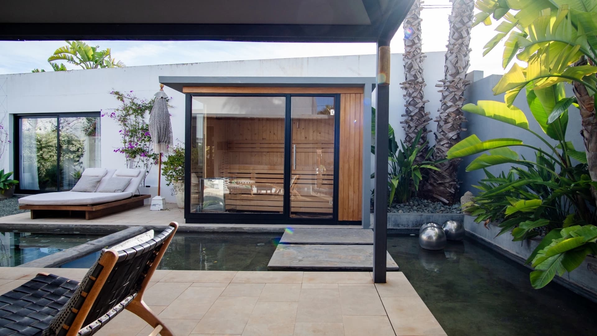 VILLA & RETREATS 39